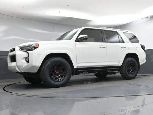 Used 2017 Toyota 4Runner SR5 Premium AWD/4WD image 21