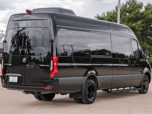 Used 2024 Mercedes-Benz Sprinter 3500 image 9