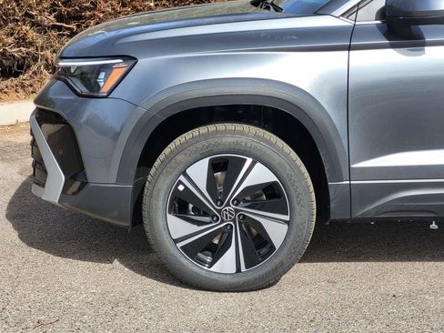 New 2026 Volkswagen Taos SE AWD/4WD image 7