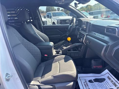 Used 2024 Toyota Tacoma SR w/ SR Upgrade Package AWD/4WD image 11