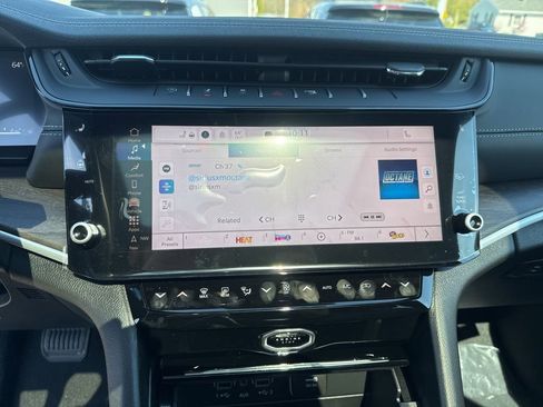 New 2026 Jeep Grand Cherokee Limited AWD/4WD image 12