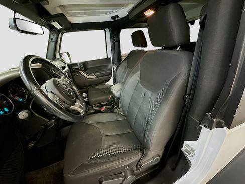 Used 2016 Jeep Wrangler Sport image 13