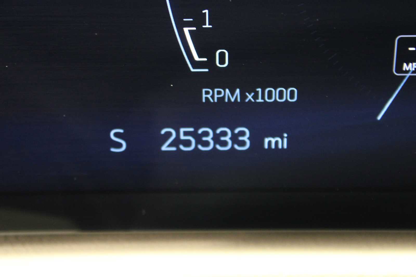 Used 2024 Cadillac XT4 Premium Luxury w/ Cold Weather Package AWD/4WD image 40