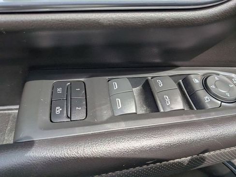 Used 2021 GMC Yukon XL SLT w/ SLT Premium Package AWD/4WD image 15