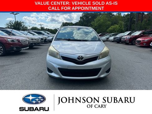 Used 2012 Toyota Yaris LE FWD image 3