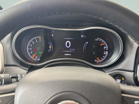 Used 2019 Jeep Grand Cherokee Limited AWD/4WD image 31