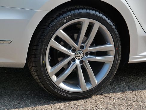 Used 2018 Volkswagen Passat 2.0T R-Line FWD image 7