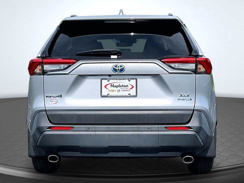 Used 2019 Toyota RAV4 XLE w/ Convenience Package AWD/4WD image 4