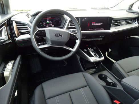 New 2025 Audi Q4 e-tron Premium Plus image 6