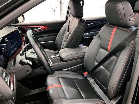Used 2025 Chevrolet Traverse RS w/ LPO, Floor Liner Package AWD/4WD image 24