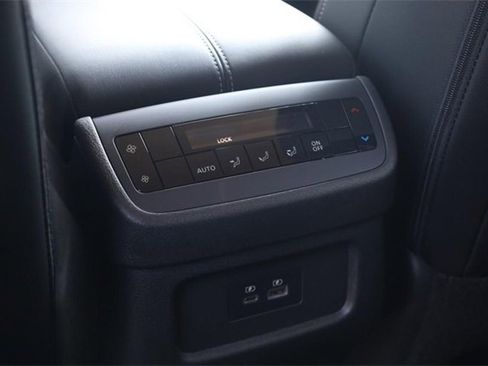 Certified 2024 Nissan Pathfinder SL image 24