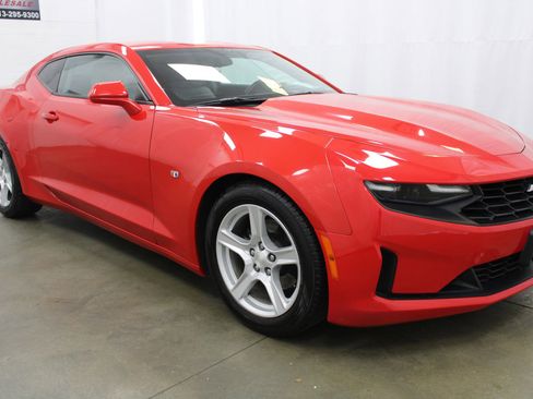 Used 2020 Chevrolet Camaro LT image 4