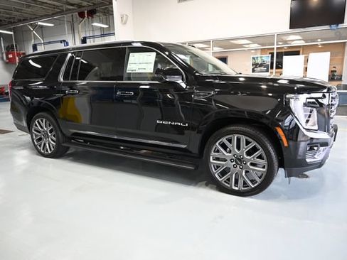 New 2026 GMC Yukon XL Denali Ultimate w/ LPO, Floor Liner Package AWD/4WD image 16