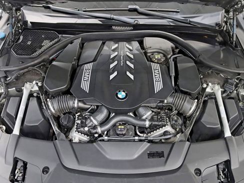 Used 2022 BMW 750i xDrive w/ Executive Package AWD/4WD image 43