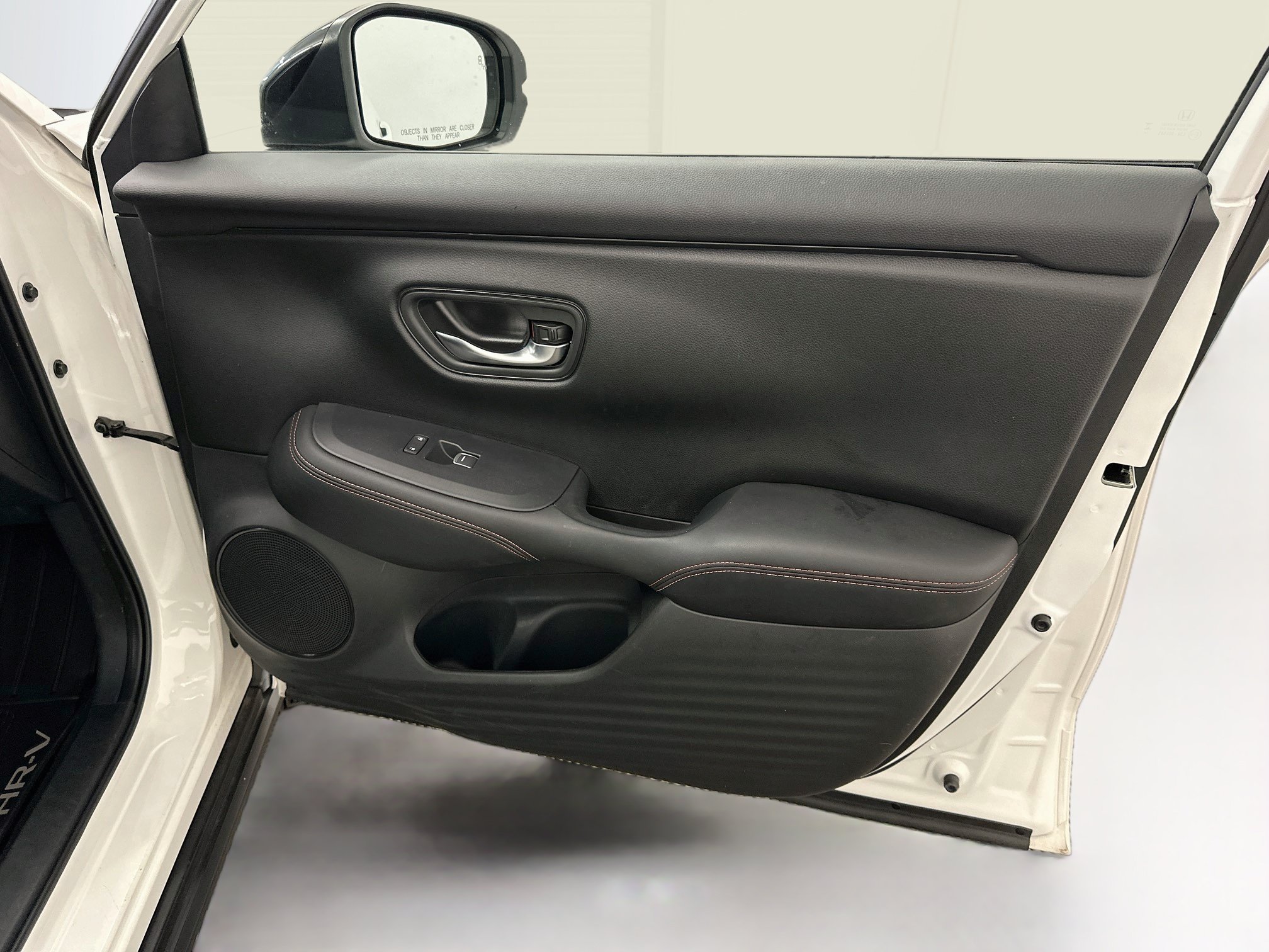 Used 2025 Honda HR-V Sport image 32
