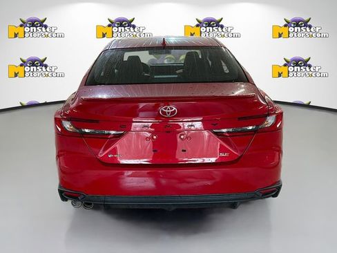 Used 2025 Toyota Camry SE FWD image 5