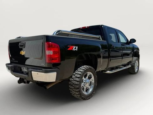 Used 2013 Chevrolet Silverado 2500 LTZ w/ LTZ Plus Package AWD/4WD image 7