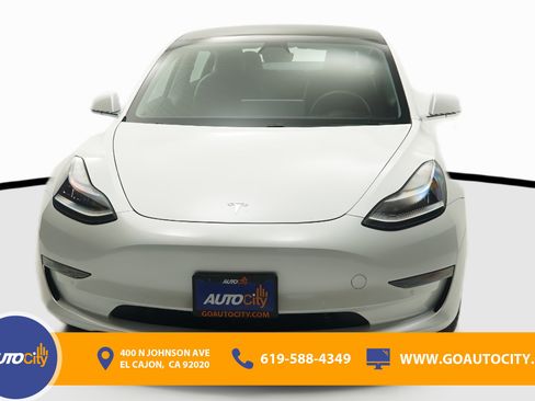 Used 2020 Tesla Model 3 Standard Range image 4