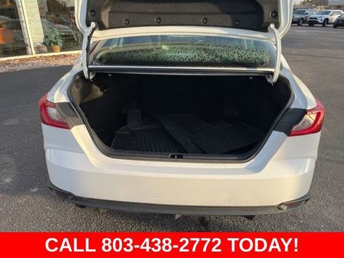 Used 2025 Toyota Camry SE w/ Convenience Package image 30