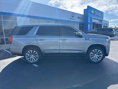 Used 2023 GMC Yukon Denali w/ LPO, Floor Liner Package image 6