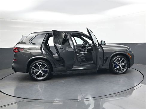 New 2026 BMW X5 xDrive40i w/ M Sport Package image 25