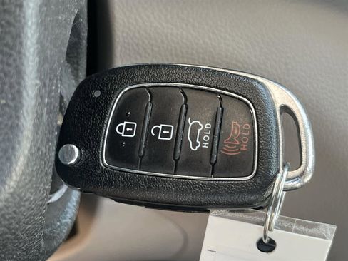 Used 2018 Hyundai Tucson SE image 25