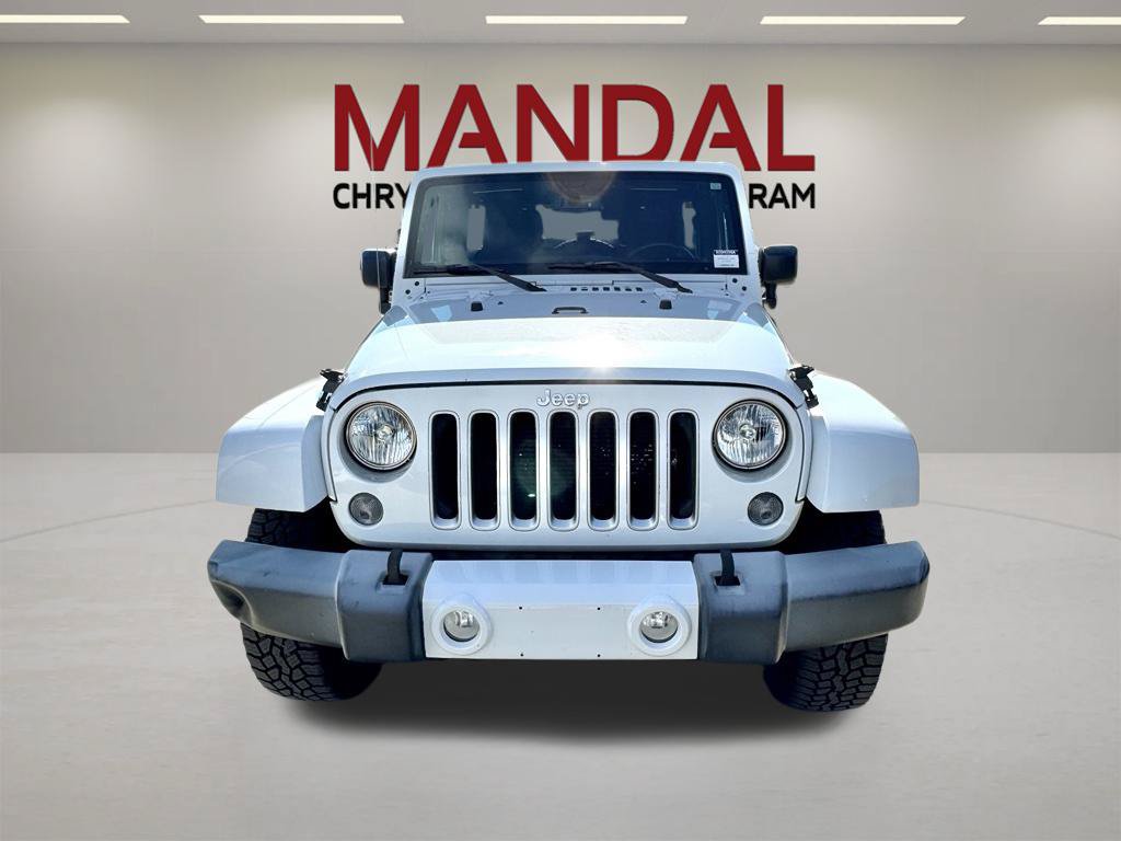 Used 2016 Jeep Wrangler Unlimited Sahara w/ Connectivity Group AWD/4WD image 3