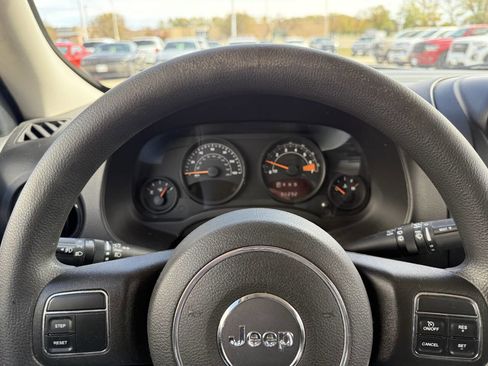 Used 2015 Jeep Patriot Sport image 7