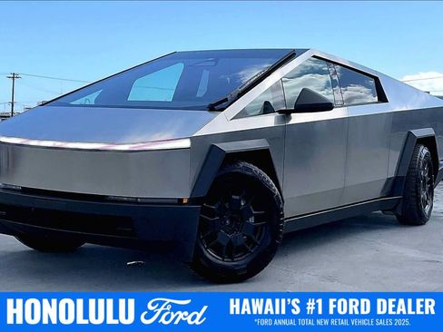 Used 2024 Tesla Cybertruck AWD Crew Cab image 1