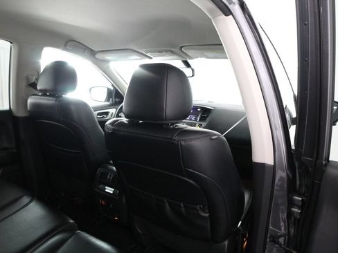 Used 2020 Nissan Pathfinder SL AWD/4WD image 45