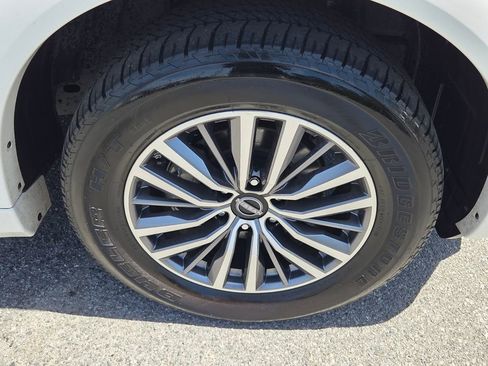 Used 2024 Nissan Armada SL w/ Captain's Chairs Package RWD image 15