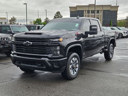Used 2024 Chevrolet Silverado 2500 Custom w/ Custom Value Package AWD/4WD image 11
