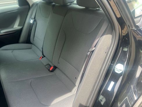 Used 2025 Kia K4 LXS image 33