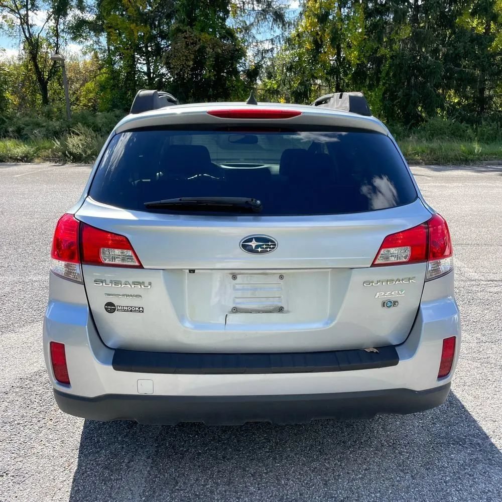 Used 2013 Subaru Outback 2.5i Limited AWD/4WD image 7
