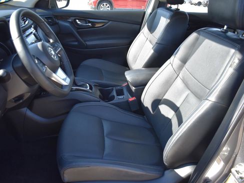 Used 2022 Nissan Rogue Sport SL AWD/4WD image 23