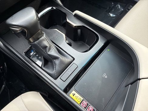 Used 2024 Lexus ES 350 w/ Premium Package image 25