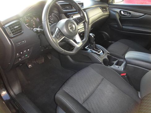 Used 2019 Nissan Rogue SV image 7