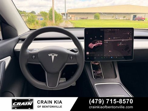 Used 2022 Tesla Model Y Performance AWD/4WD image 9