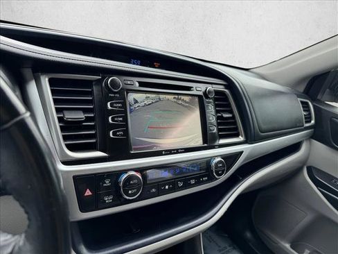 Used 2018 Toyota Highlander Plus image 14