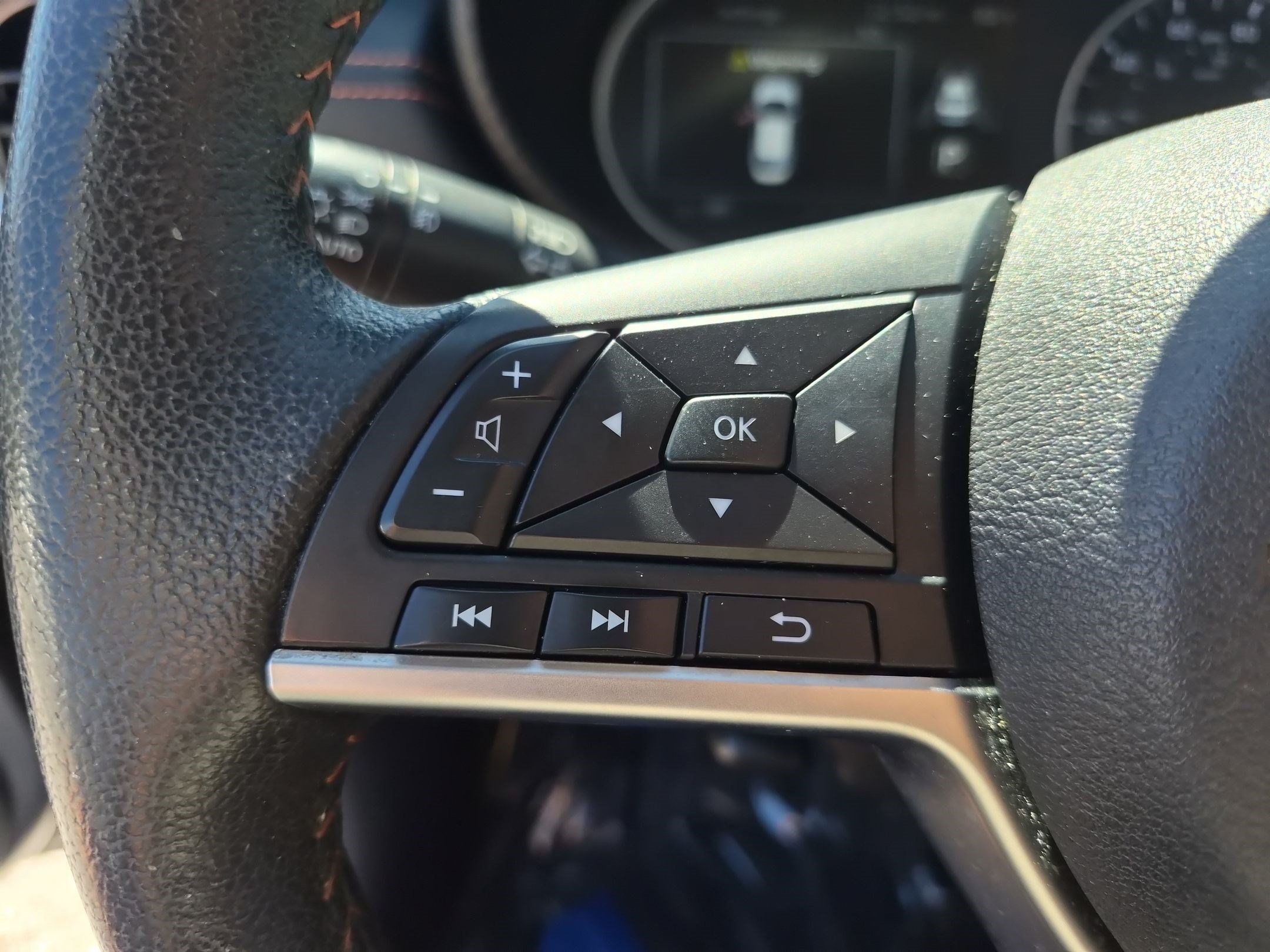 Certified 2020 Nissan Versa SR w/ Electronics Package FWD image 17