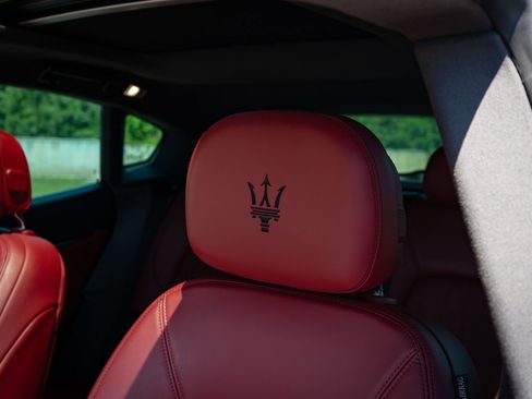 Used 2022 Maserati Levante Modena AWD/4WD image 28
