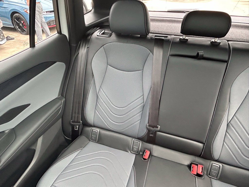 New 2026 Volkswagen Tiguan SE R-Line FWD image 12