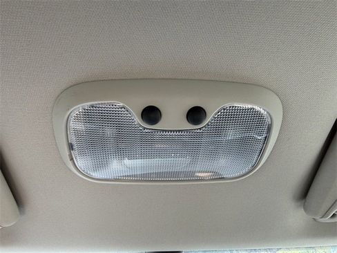 Used 2020 Dodge Journey SE image 37