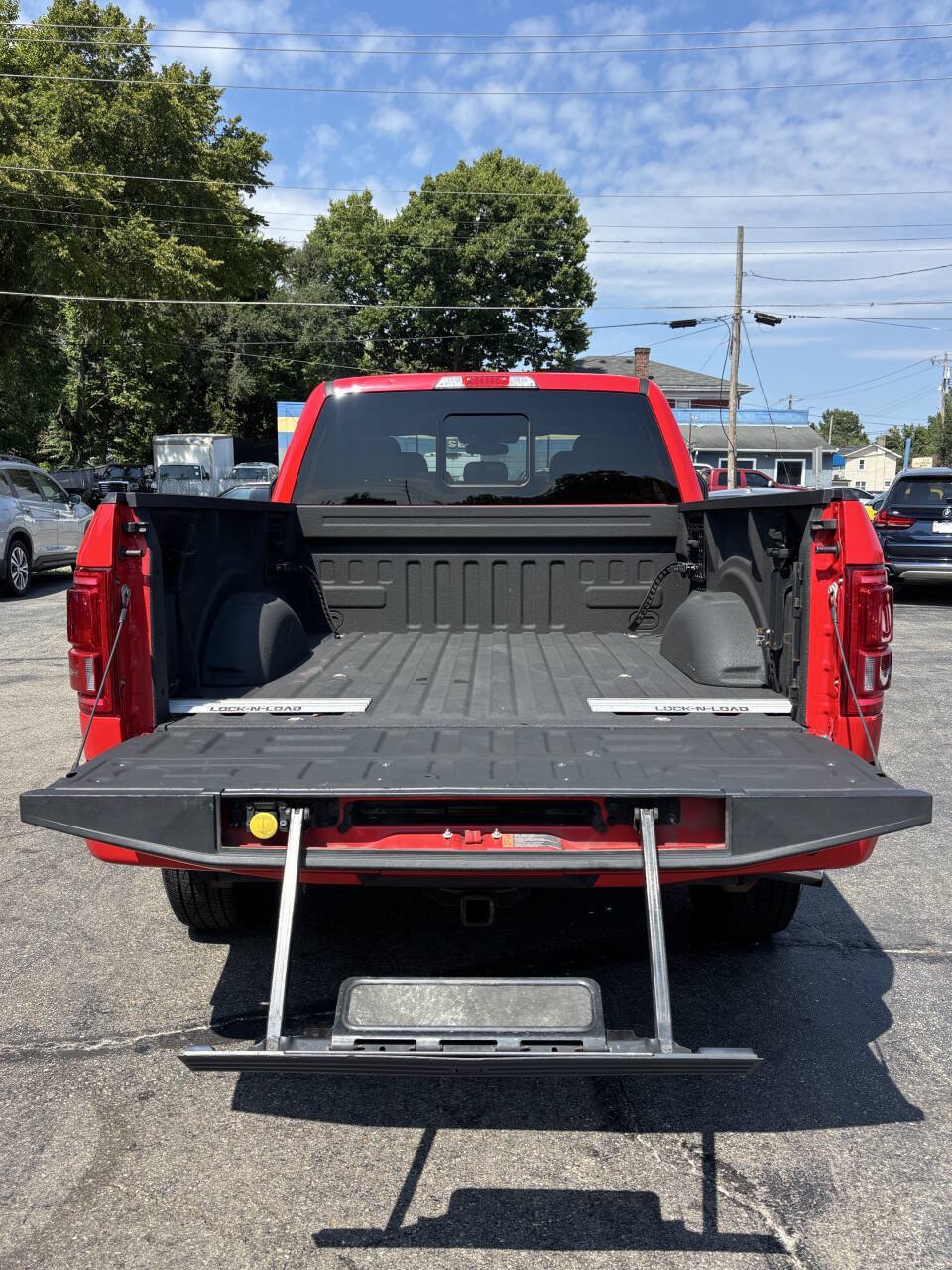 Used 2017 Ford F150 Lariat w/ Equipment Group 502A Luxury AWD/4WD image 10