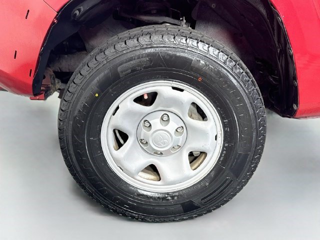 Used 2017 Toyota Tacoma SR RWD image 35