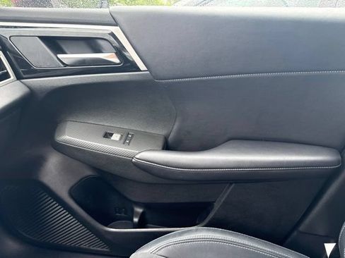 Used 2024 Mitsubishi Outlander SE AWD/4WD image 15