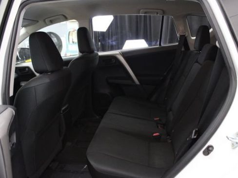 Used 2017 Toyota RAV4 LE AWD/4WD image 21