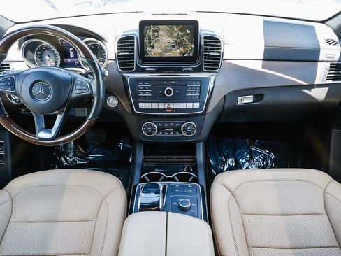 Used 2017 Mercedes-Benz GLS 550 4MATIC image 10