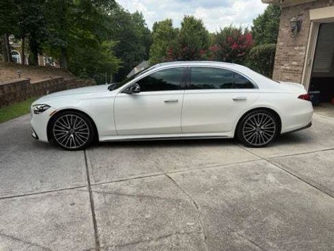 Used 2022 Mercedes-Benz S 580 4MATIC Sedan image 2