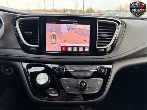 New 2026 Chrysler Pacifica Select w/ S Appearance Package image 17